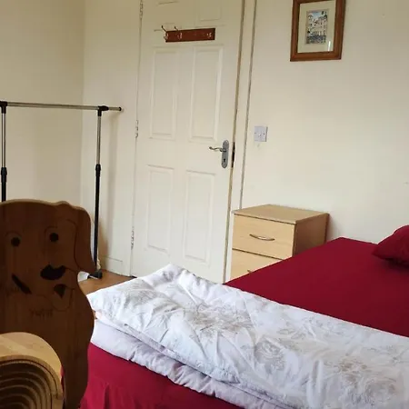 Homestay Budget-friendly Self-serve Lodging Galway